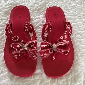Women’s Guess Sandals!!Never worn.Sz-7M
